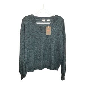 Levi’s Flower Sweater Slight Crop Size XL NWT CH1